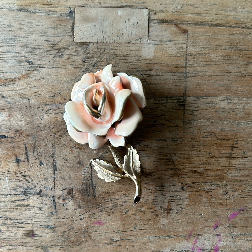 Vintage Large Signed CAPRI Rose Flower Brooch – Gold Tone Enamel – 3 Inches